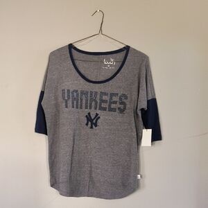 Gray New York Yankees T-Shirt